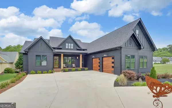 121 York Shores LN, Hartwell, GA 30643