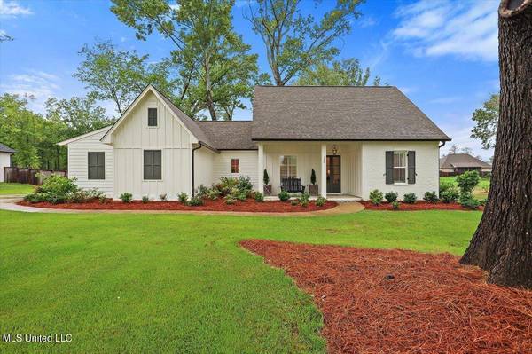 125 Lake Ridge Drive, Madison, MS 39110