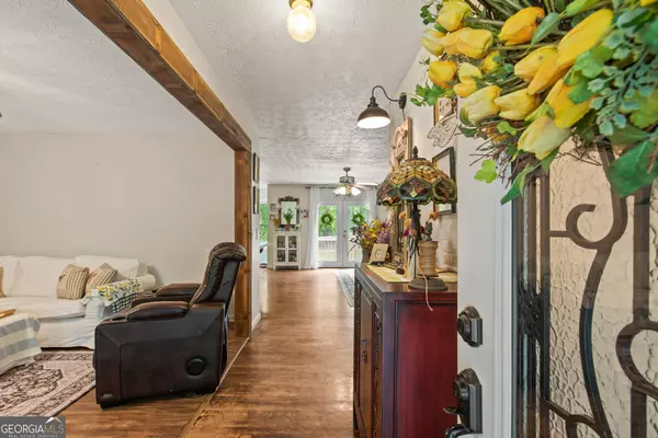 409 Bohannon RD, Grantville, GA 30220