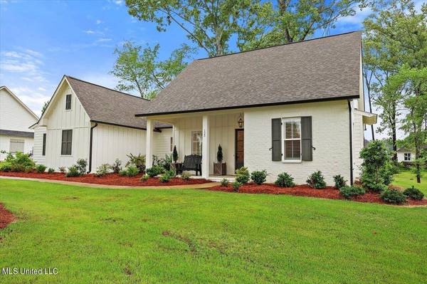 125 Lake Ridge Drive, Madison, MS 39110