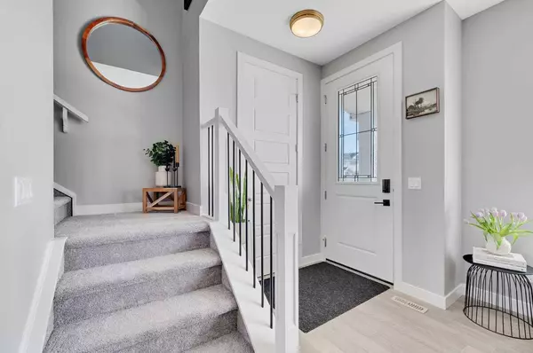 333 Sundown RD, Cochrane, AB T4C 2T2