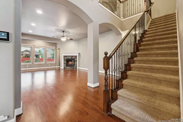 911 Olivia View, San Antonio, TX 78260