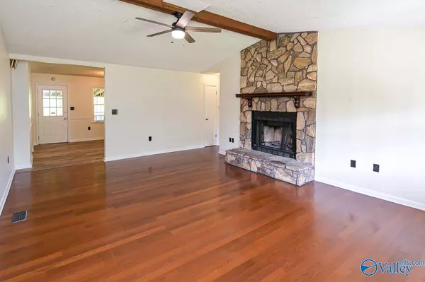 3815 Timbercrest Drive NW, Huntsville, AL 35810