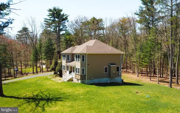 144 GLENOAK DR, East Stroudsburg, PA 18301