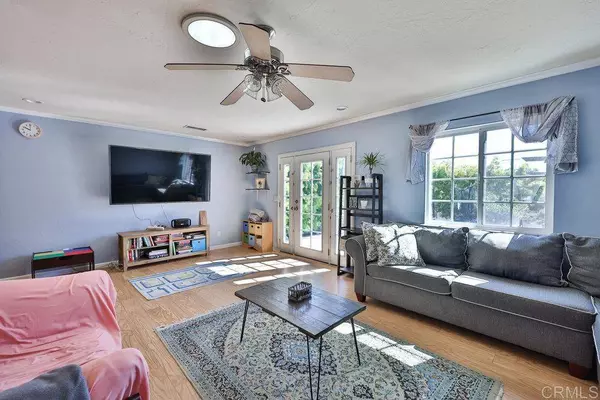 1009 Blackbird ST, El Cajon, CA 92020