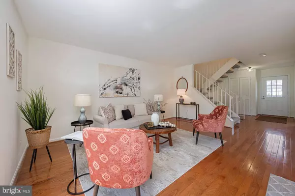 5422 HELM CT, Fairfax, VA 22032