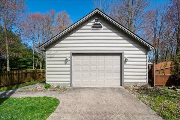 7819 Hitchcock RD, Youngstown, OH 44512