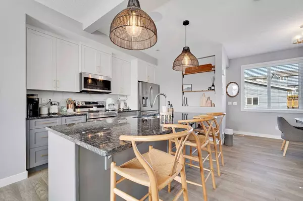 333 Sundown RD, Cochrane, AB T4C 2T2