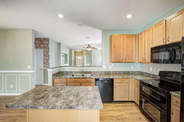 1139 Meadowlark DR, Greenwood, IN 46143