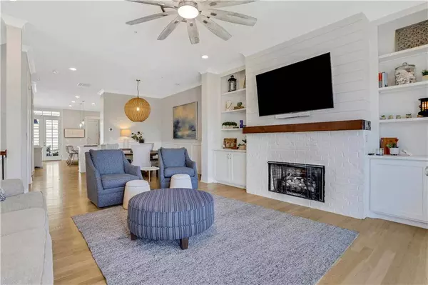 905 South On Main, Woodstock, GA 30188