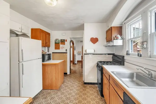 1215 Main St, Agawam, MA 01001