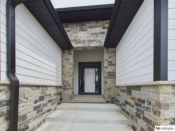 1138 Asher Avenue, Hickman, NE 68372