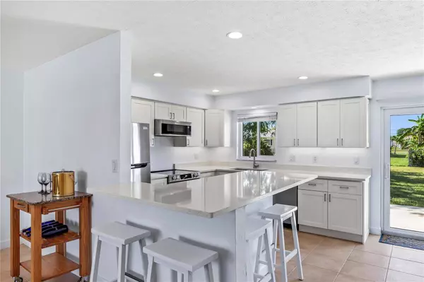 2204 SE 7TH ST, Cape Coral, FL 33990