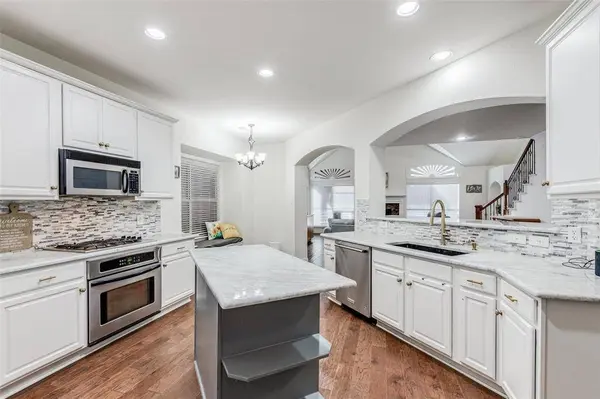 805 Brookwater Drive, Mckinney, TX 75071