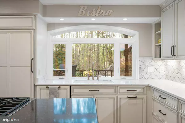 12734 KNIGHTSBRIDGE DR, Woodbridge, VA 22192