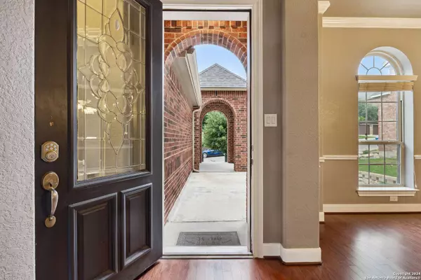 911 Olivia View, San Antonio, TX 78260