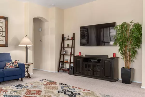 1369 E HARRISON Street, Gilbert, AZ 85295