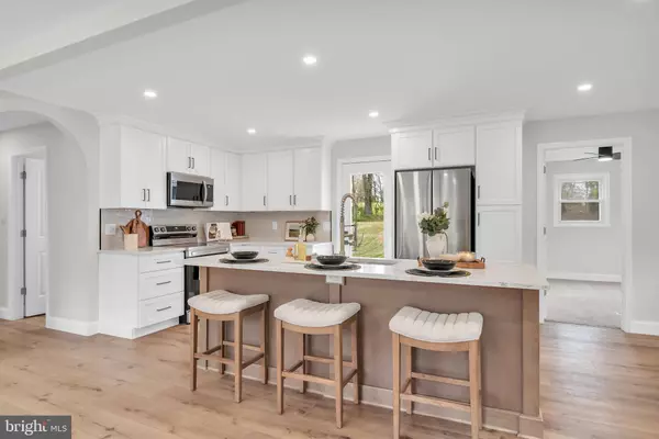 2723 MONMOUTH RD, Jobstown, NJ 08041