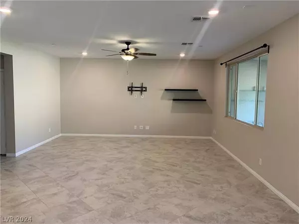 343 Cooper Hawk Court, Las Vegas, NV 89138