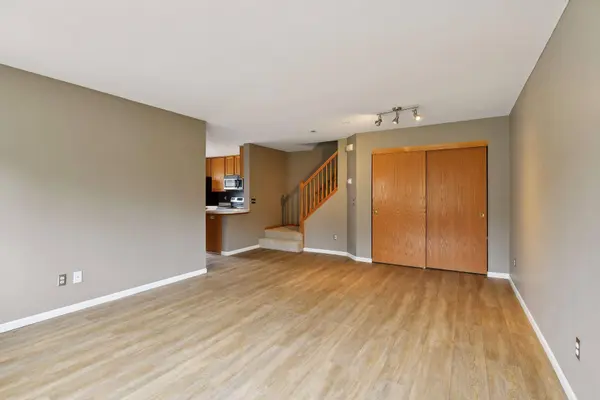 8490 Minuteman Alcove, Eden Prairie, MN 55344