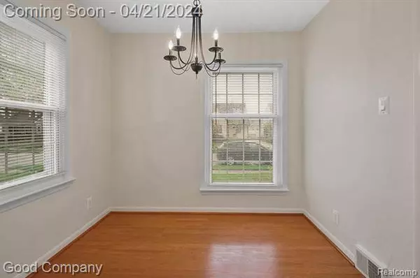 812 COLUMBIA Road, Berkley, MI 48072