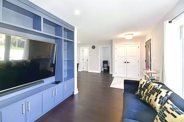 826 Krosno Blvd, Pickering, ON L1W 1G9