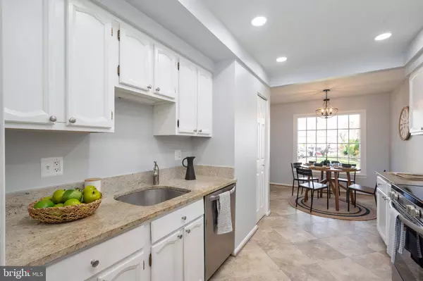 5422 HELM CT, Fairfax, VA 22032