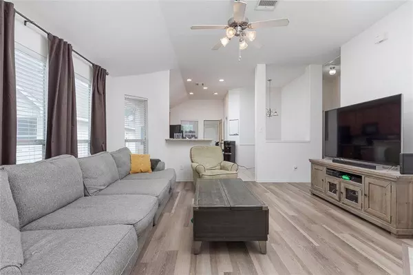 1817 Azalea Drive, Savannah, TX 76227