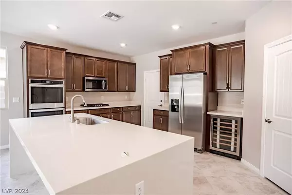 343 Cooper Hawk Court, Las Vegas, NV 89138