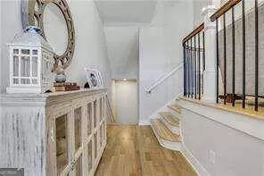 905 South On Main, Woodstock, GA 30188