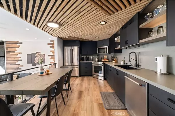 7136 Marina Pacifica DR S, Long Beach, CA 90803