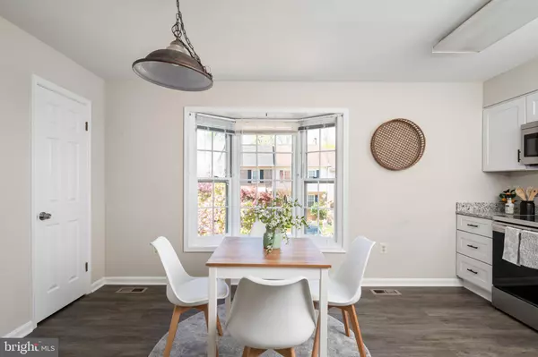 5905 AMBASSADOR WAY, Alexandria, VA 22310