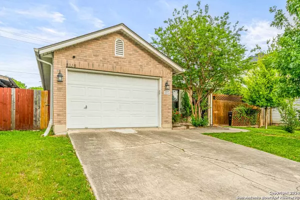 8210 Laurel Bnd, San Antonio, TX 78250