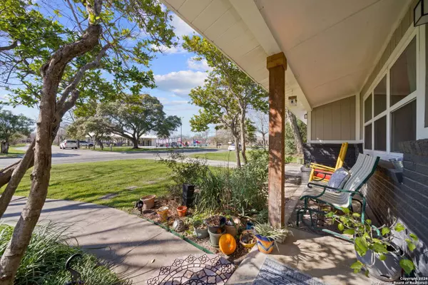 818 chevy chase, San Antonio, TX 78209