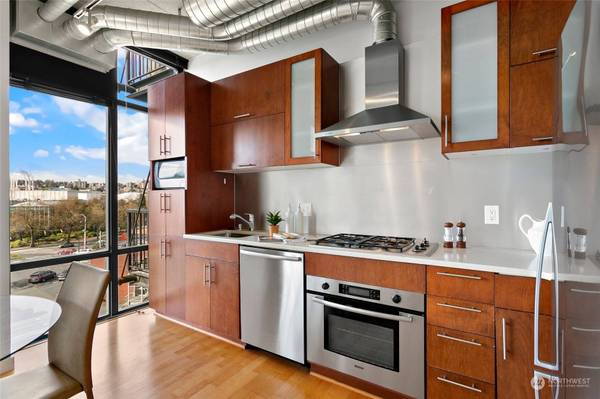 2720 3rd AVE #603, Seattle, WA 98121