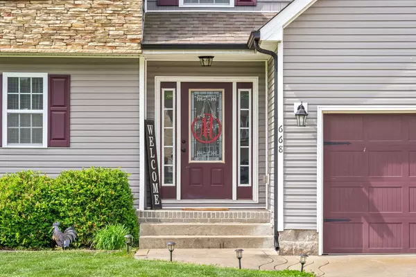 668 Wild Fox Ct, Clarksville, TN 37040