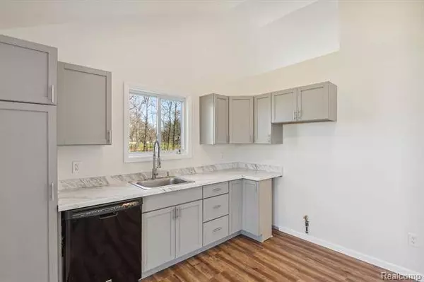 5521 MABLEY HILL Road, Fenton, MI 48430