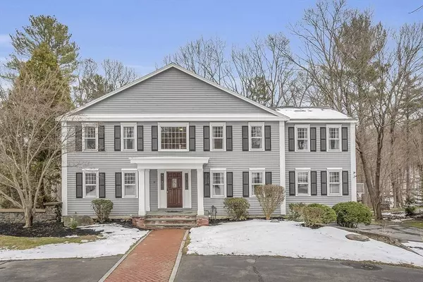 18 Greybirch Rd, Andover, MA 01810