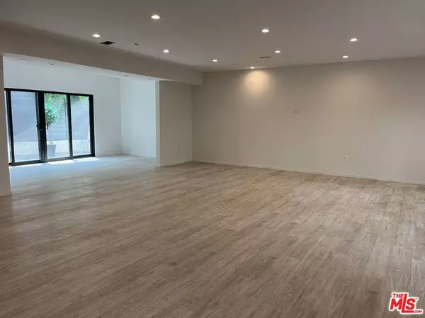 913 Hilldale AVE #2, West Hollywood, CA 90069