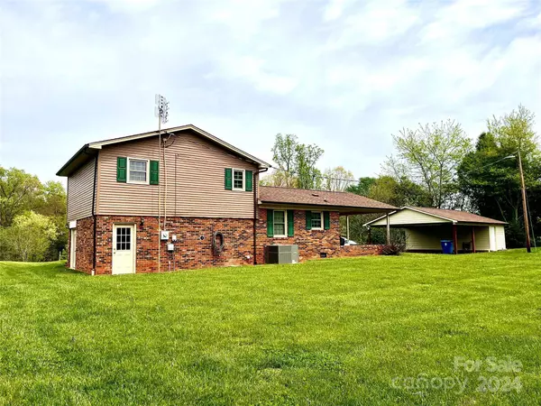 2310 40th Ave LN NE, Hickory, NC 28601