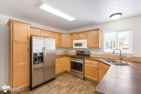 3750 S Olson CIR, Wasilla, AK 99654