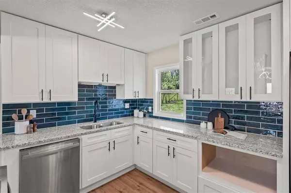 17218 Monte Verde DR, Belton, MO 64012