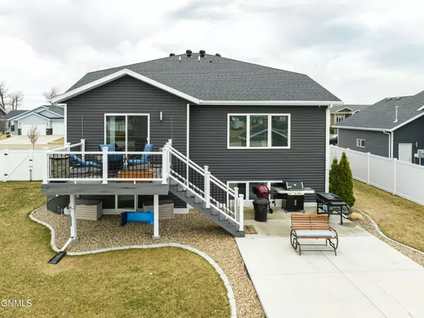 3927 Meridian DR, Bismarck, ND 58504