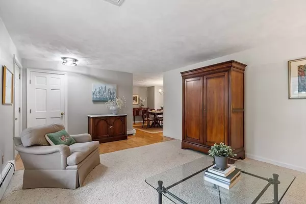 12 Burton Farm Dr, Andover, MA 01810