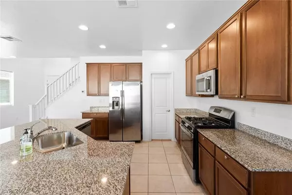 9162 Oxford Blue Avenue, Las Vegas, NV 89148