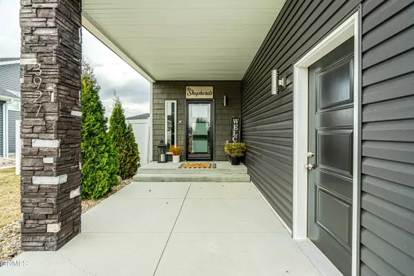 3927 Meridian DR, Bismarck, ND 58504