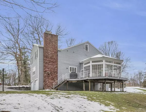 18 Greybirch Rd, Andover, MA 01810