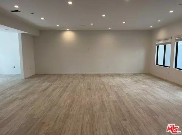 913 Hilldale AVE #2, West Hollywood, CA 90069