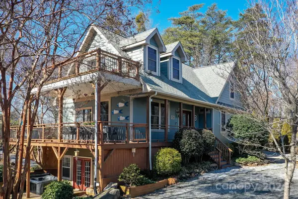 158 Pearson CIR, Lake Lure, NC 28746