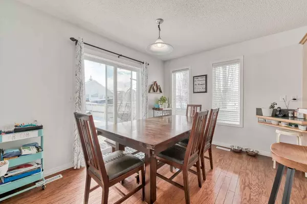 117 Royal Birch Mews NW, Calgary, AB T3G 5N9